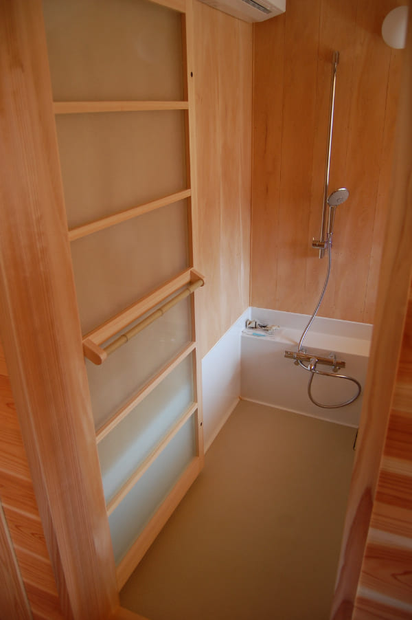 自然素材住宅の風呂場